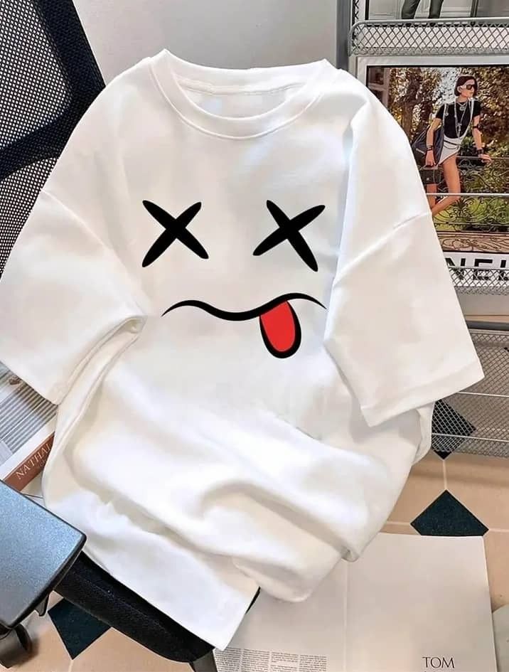 Drop shoulder t-shirts and oversized t-shirts in Pakistan – men’s and women’s casual streetwear, baggy style, trendy and comfortable.